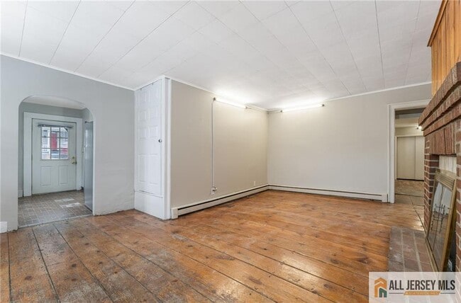 Building Photo - 20 Willow Ave