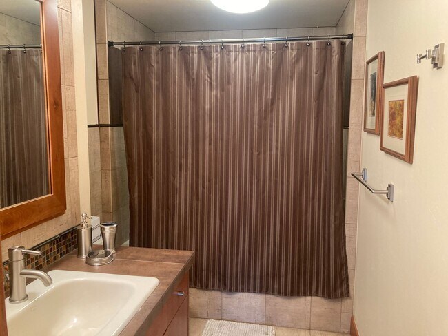 Building Photo - 1201 Main Ave