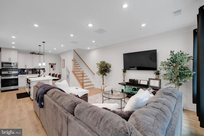 Building Photo - Townhouse in Owings Mills