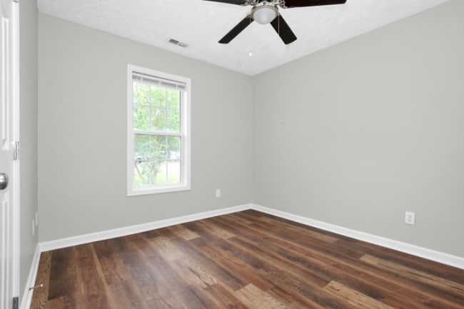Building Photo - 107 Yaupon Ct