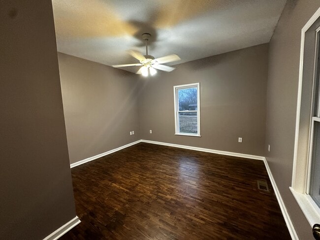 Building Photo - 111 Elm St