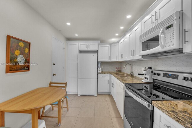 Building Photo - 177 Ocean Ln Dr