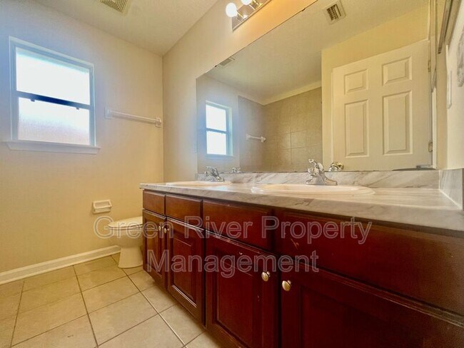 Building Photo - 2074 Heritage Oaks Ct