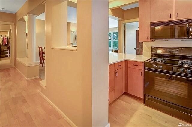 Kitchen - 10042 Main St