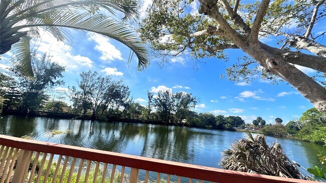 Building Photo - 1300 NE Miami Gardens Dr