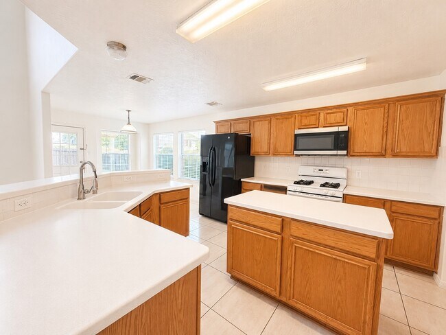Building Photo - 7219 Brookville Ln