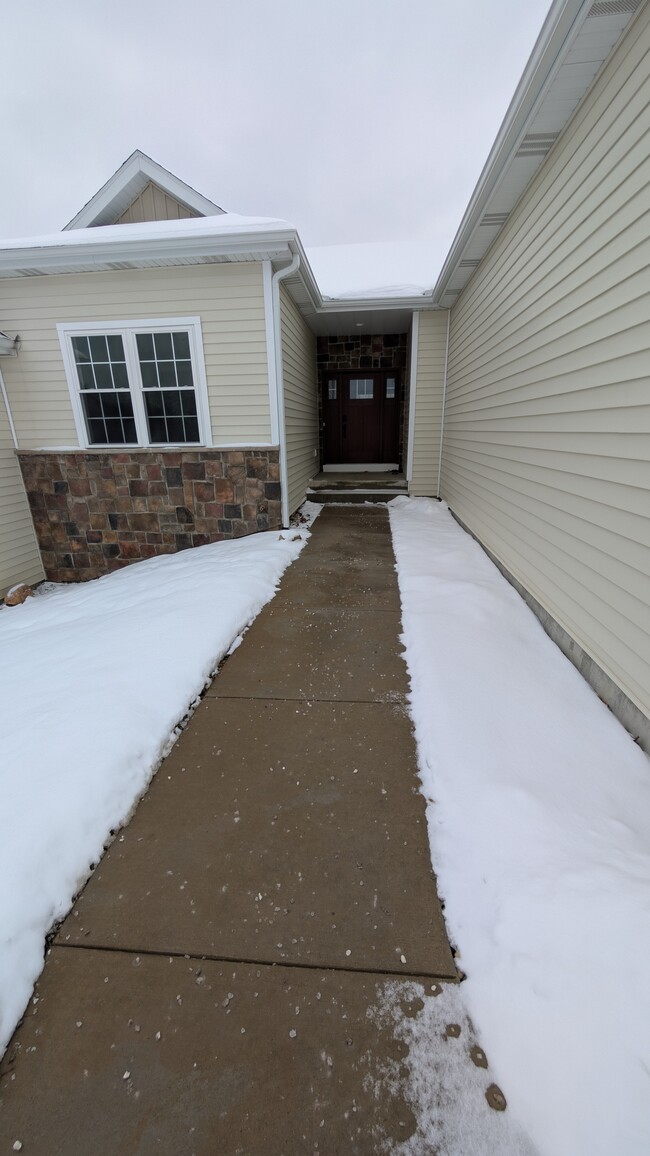 front entrance to your new home! - 205 Ridgeview Dr