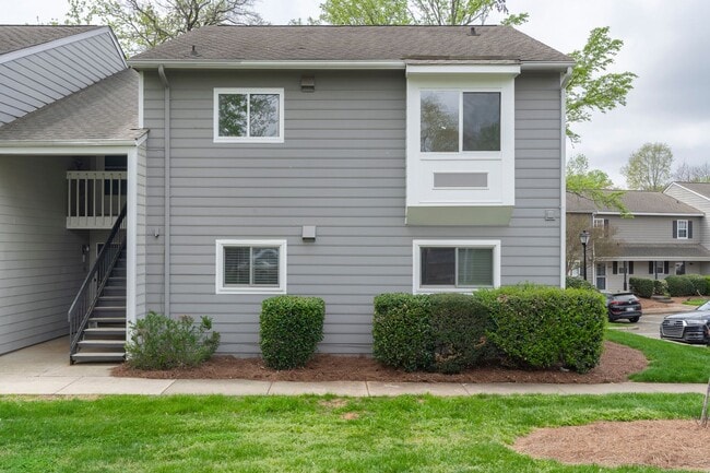 Building Photo - Welcome to Uptown Living in a South Park S...