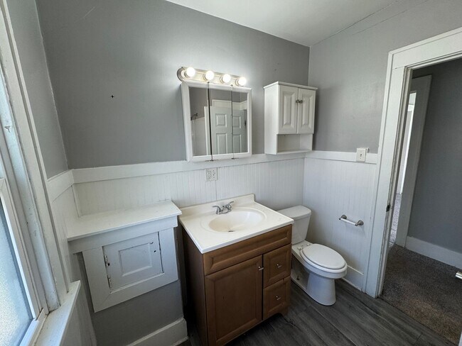 Building Photo - 1414 Iowa St