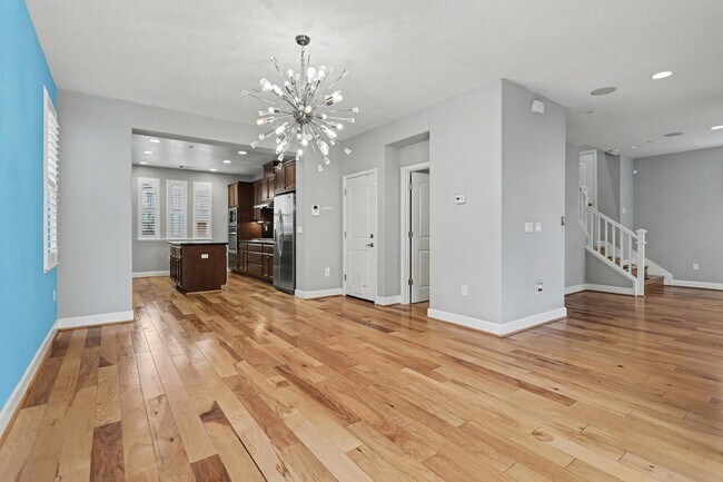 Building Photo - 568 Selby Lane