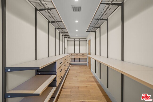 Building Photo - 665 McCadden Pl