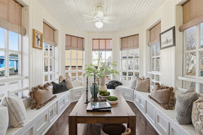 Building Photo - 818 Cedar Rd