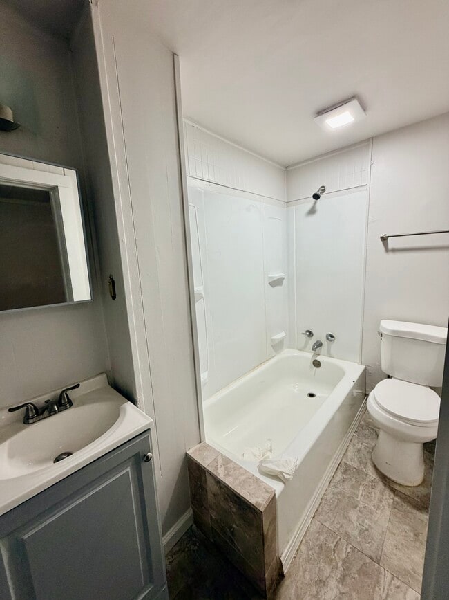 Building Photo - 3411 Frankford Ave