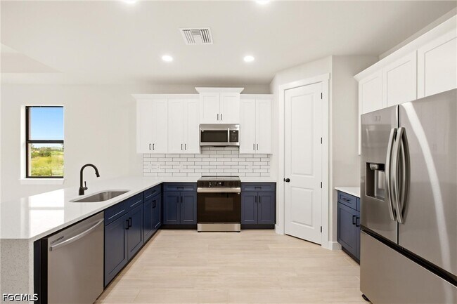 Building Photo - 2616 NW 9th Ave