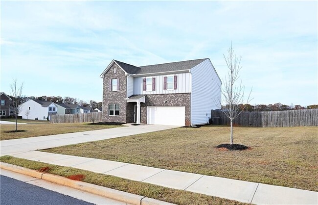 Building Photo - 90 Ingle Dr
