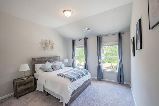 Building Photo - 454 Burgundy Terrace SE