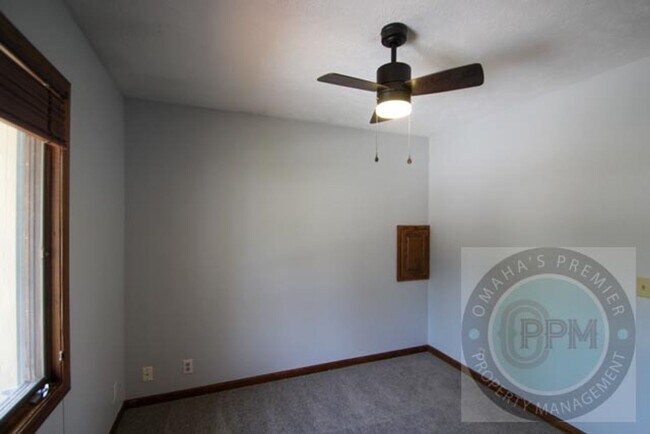 Building Photo - 5614 N 116th Ave