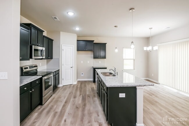 Building Photo - 139 Spring Knoll Dr