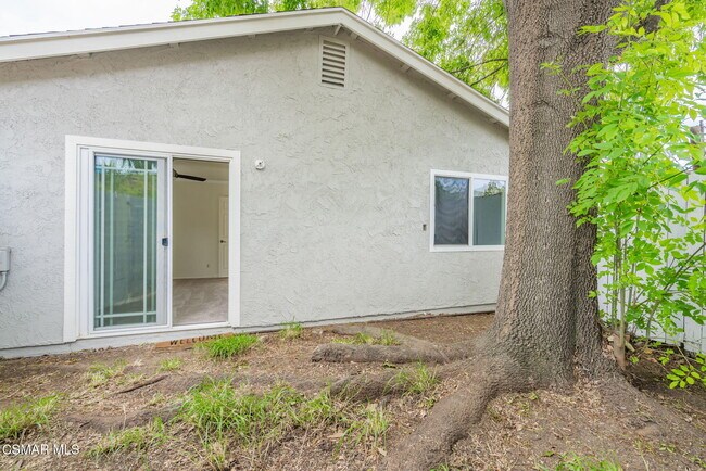 Building Photo - 6894 N Auburn Cir