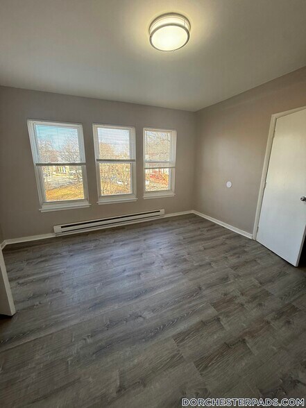 Building Photo - 3 Sunderland St