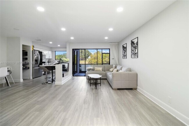 Building Photo - 3475 Emerald Oaks Dr