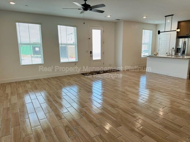 Building Photo - 2879 E Teaberry Dr