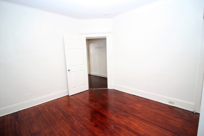 Building Photo - 2820 Guilford Ave