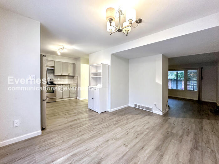 Building Photo - 7105 E Briarwood Dr
