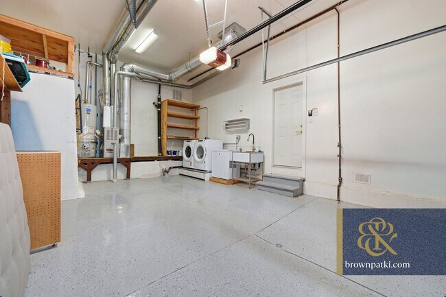 Building Photo - 362 Chenery St
