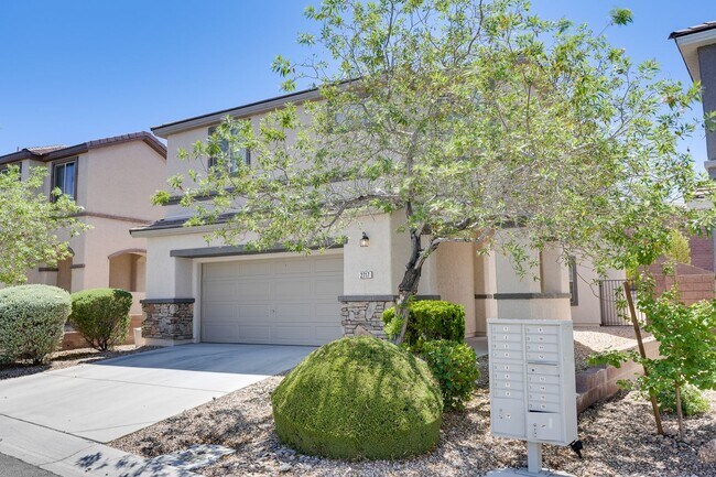 Building Photo - SPACIOUS 3 BEDROOM HOME IN 89044