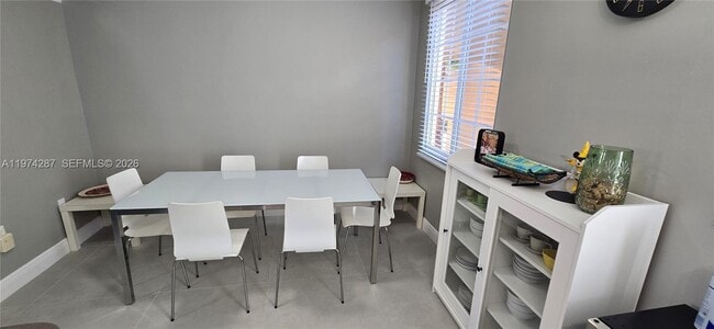 Building Photo - 2945 NE 185th St