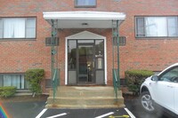 Building Photo - 75 Nicholas Rd