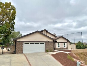 Building Photo - Great 3B/2BA House in San Marcos!