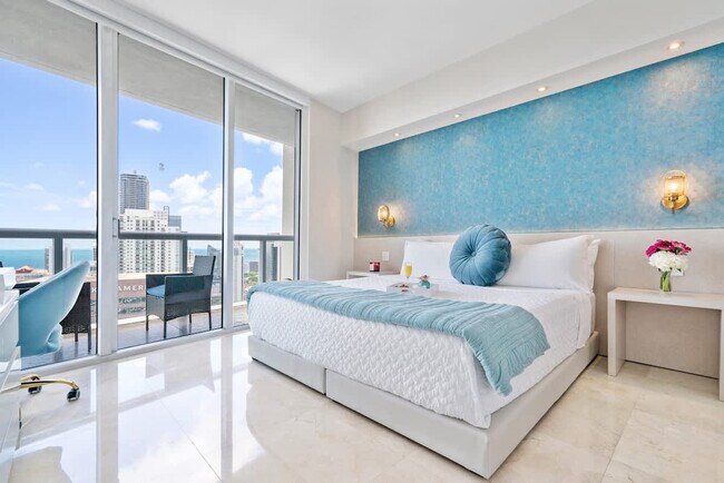Building Photo - 485 Brickell Ave