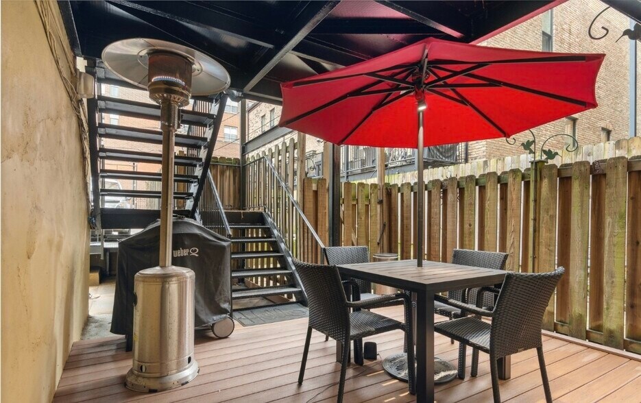 Patio - 857 N La Salle Dr