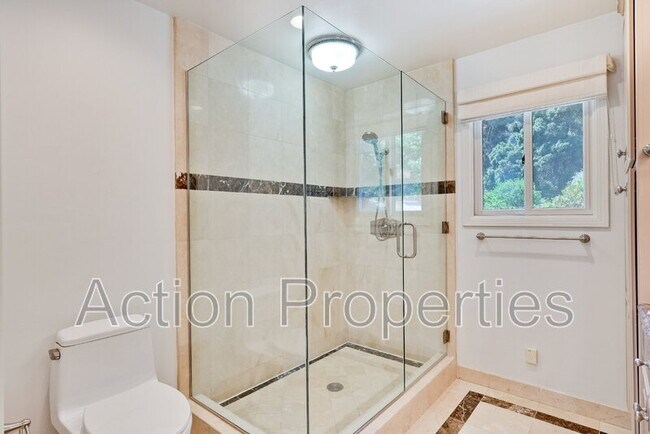 Building Photo - 15350 Norton Rd