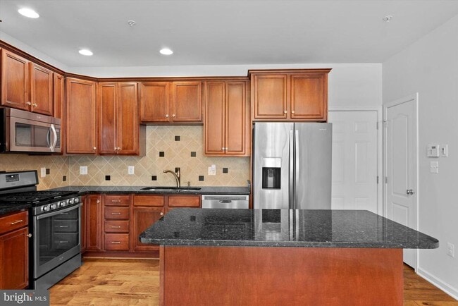 Building Photo - 43101 Thoroughfare Gap Terrace