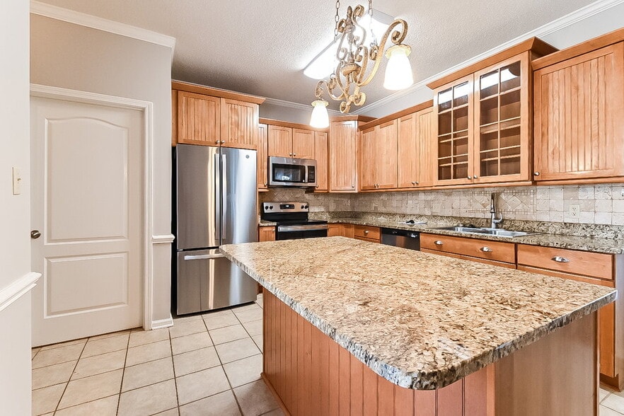 Building Photo - 4449 Jessica Dr