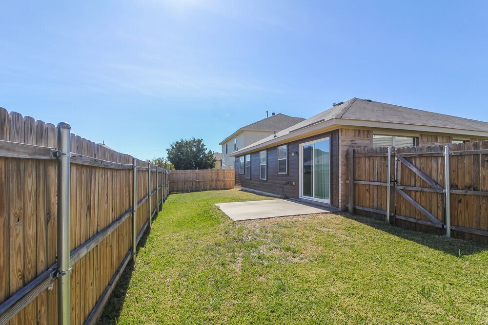 Building Photo - 709 Gillon Dr