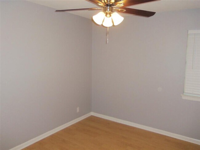 Building Photo - 3305 Dolphin Cove