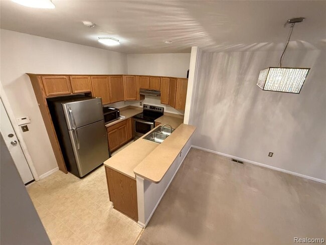 Building Photo - 41290 Maplewood Drive