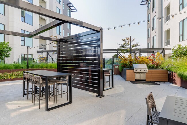 Building Photo - 1 Adrian Ct