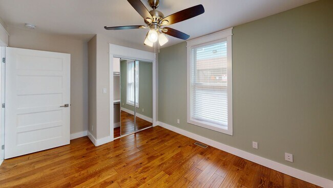 Building Photo - 215 16th St