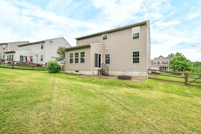 Building Photo - 8453 Forest Valley Dr