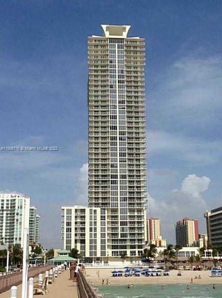 Primary Photo - 16699 Collins Ave