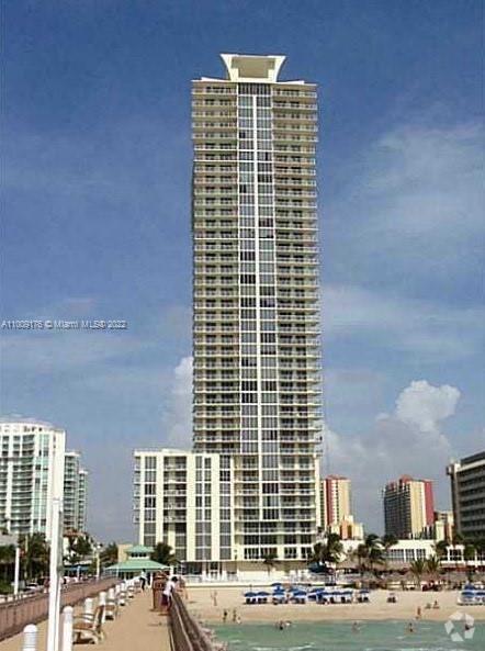 Building Photo - 16699 Collins Ave