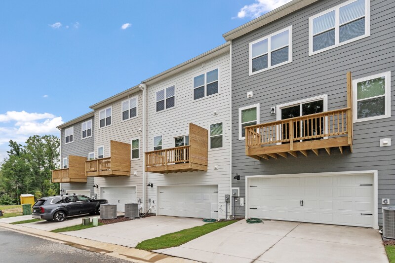 Building Photo - 705 Lucky Clover Wy