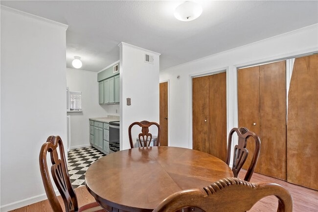 Building Photo - 1900 Dartmouth St