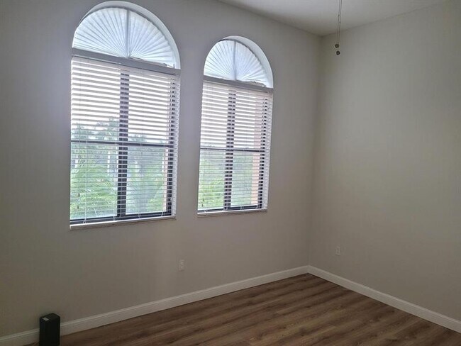 Building Photo - 3020 NW 125th Ave