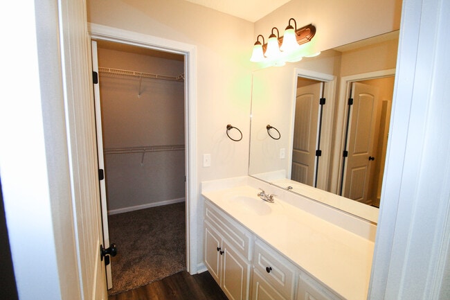 Building Photo - 428 Andover Dr